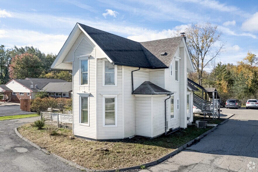 23875 Novi Rd, Novi, MI à louer - Photo du bâtiment - Image 2 de 6