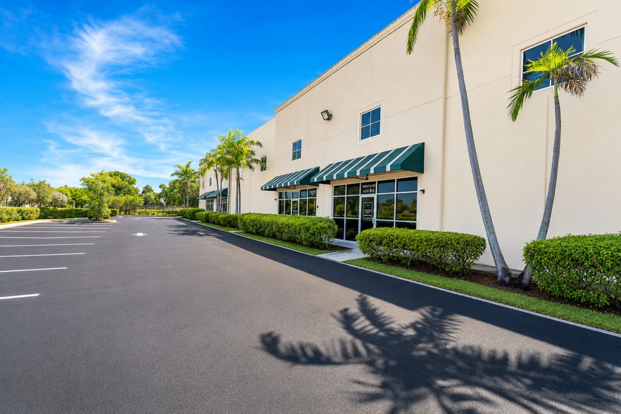 1071 NW 31st Ave, Pompano Beach, FL à vendre - Photo du bâtiment - Image 1 de 14