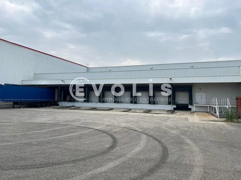 Flex dans Villefontaine à louer - Photo du bâtiment - Image 2 de 20