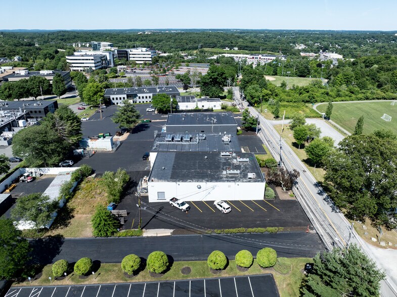 12 Blanchard Rd, Burlington, MA à louer - Photo du bâtiment - Image 3 de 6
