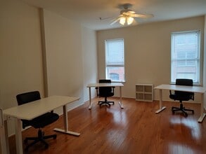 219 Montgomery St, Jersey City, NJ for lease Interior Photo- Image 2 of 11