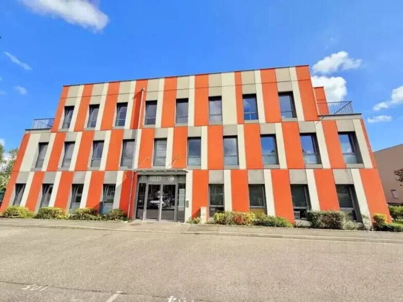 Office in Francheville for sale - Building Photo - Image 1 of 14
