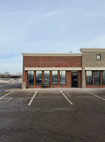 33020-33028 Northwestern Hwy, West Bloomfield, MI à louer - Photo principale - Image 1 de 9