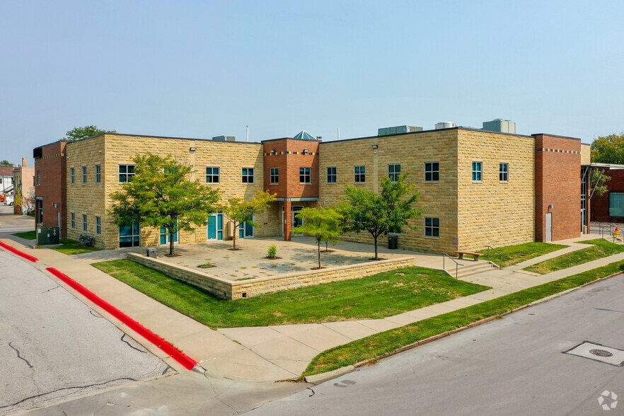 2401 Lake St, Omaha, NE à louer - Photo du bâtiment - Image 2 de 4