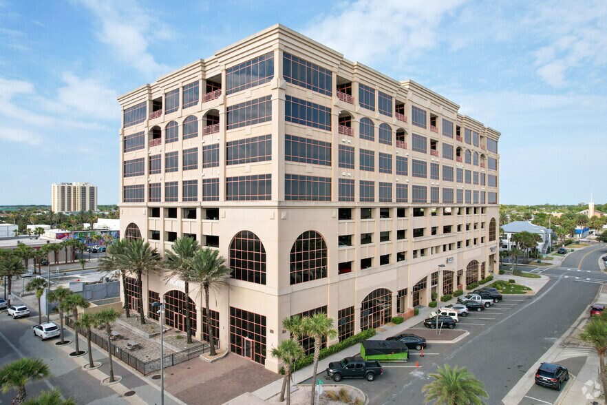 320 1st St N, Jacksonville Beach, FL à vendre - Photo du bâtiment - Image 1 de 12