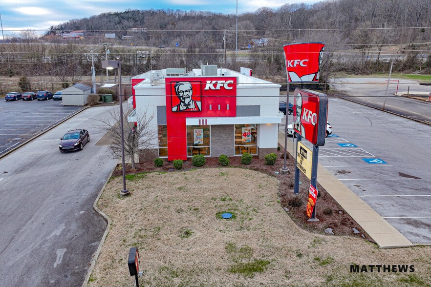 812 Mammoth Cave St, Cave City, KY for sale - Building Photo - Image 2 of 3