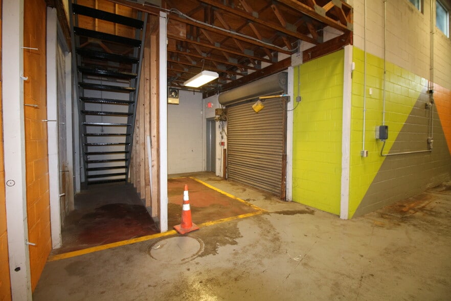 925 N 8th St, Camden, NJ for lease - Building Photo - Image 3 of 26