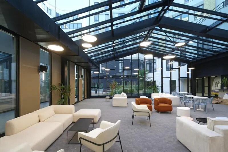 Bureau dans Nanterre à louer - Photo du bâtiment - Image 1 de 38