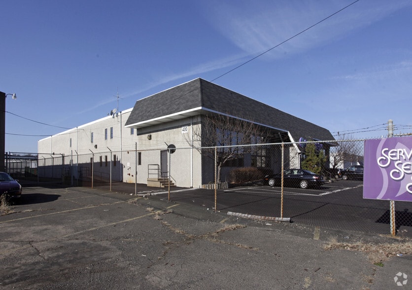 400 Mack Dr, Croydon, PA à louer - Photo du bâtiment - Image 3 de 32