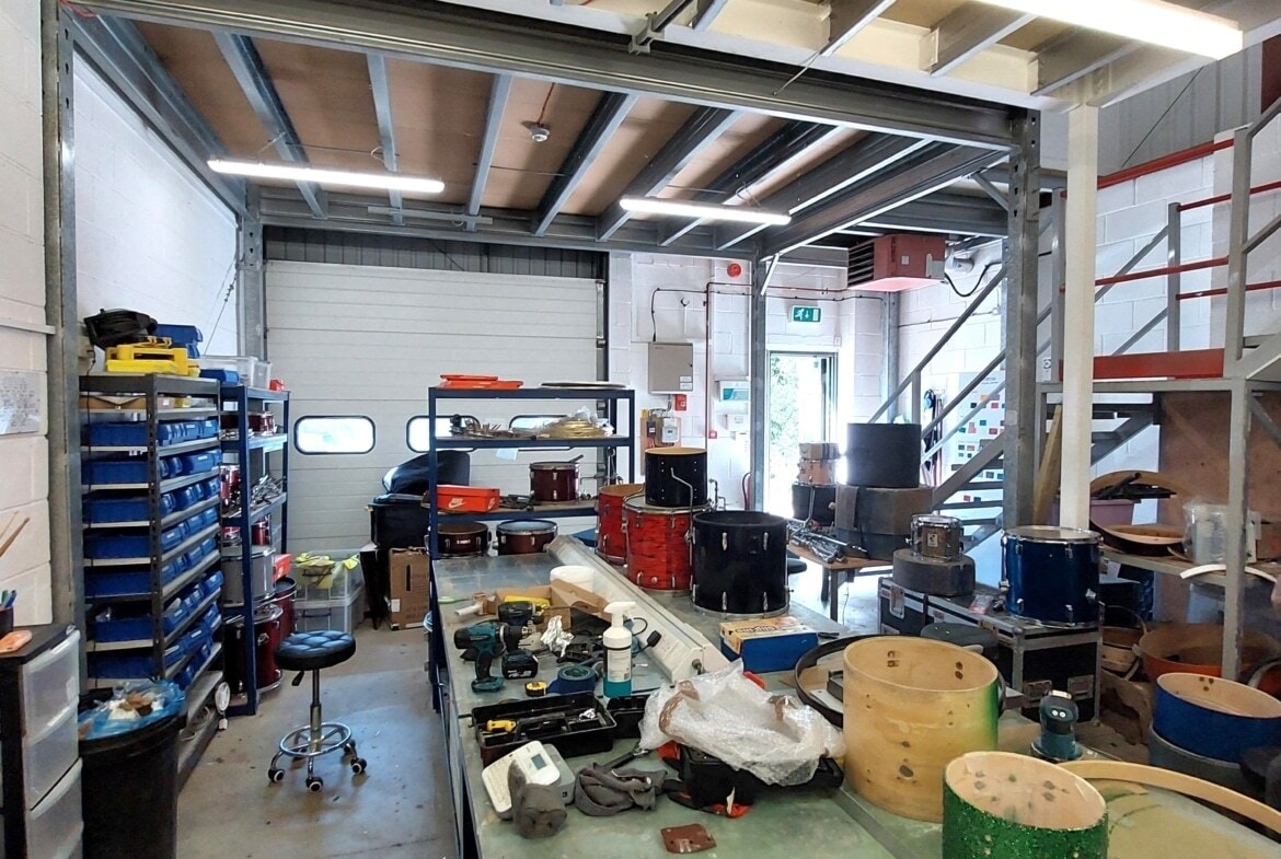 Range Rd, Witney for lease Interior Photo- Image 1 of 1