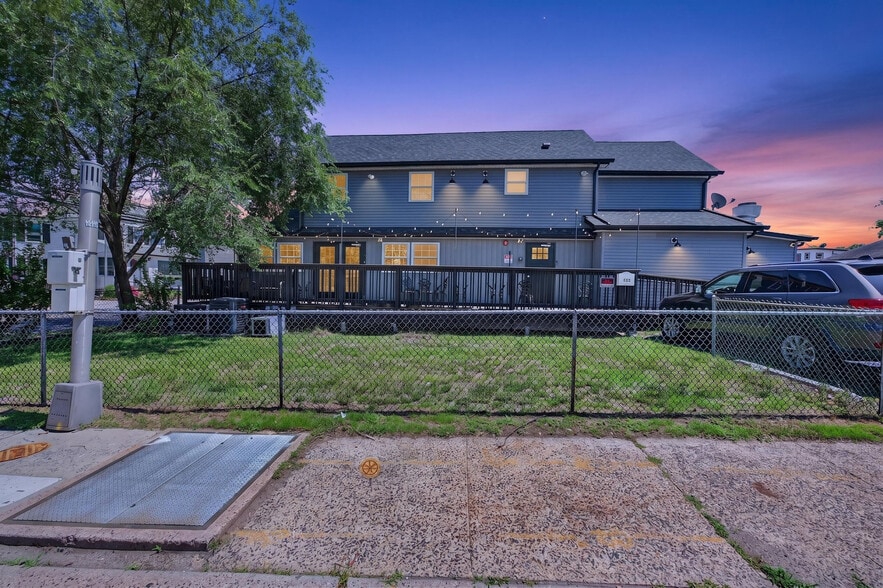 528 Ridgeway Ave, South Amboy, NJ à vendre - Photo du bâtiment - Image 3 de 24