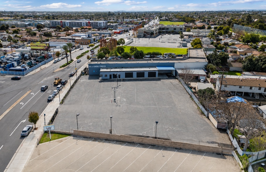 9533 Atlantic Blvd, South Gate, CA à vendre - Photo du bâtiment - Image 2 de 8
