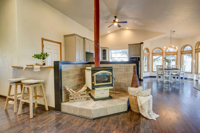 3900 Tawanka Rd, Somerset, CA for sale - Interior Photo - Image 3 of 87