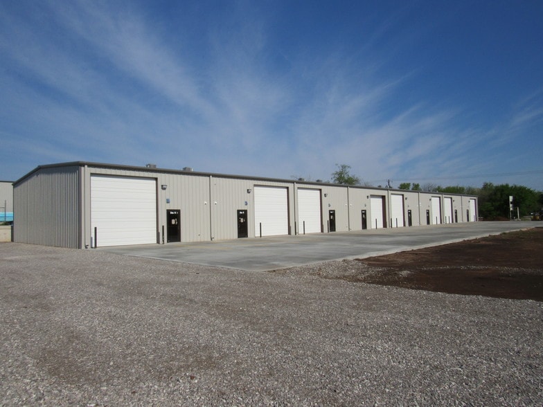 9624 W Reno Ave, Oklahoma City, OK for lease - Building Photo - Image 2 of 2