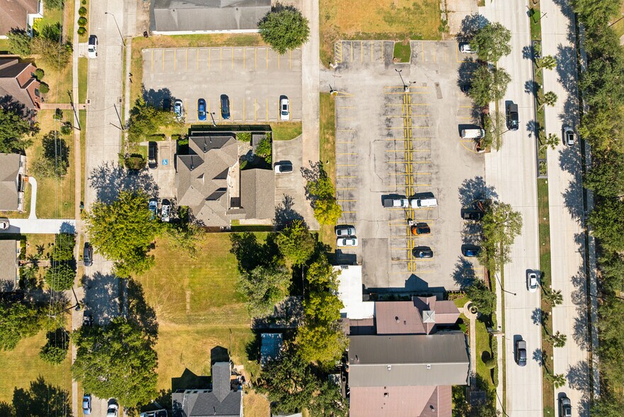 309 Henrietta Ave, Webster, TX à vendre - Photo du bâtiment - Image 3 de 5