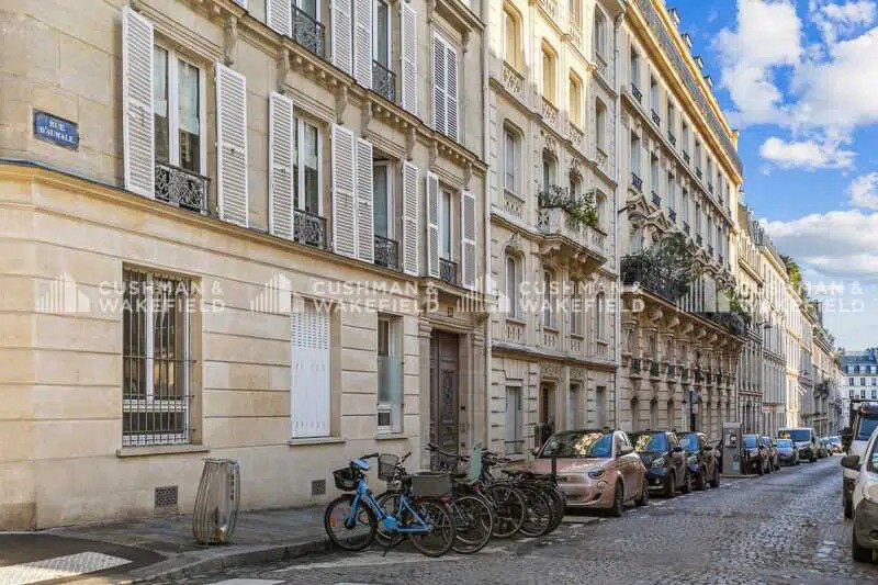 28 Rue D'Aumale, Paris à louer - Photo du bâtiment - Image 3 de 3