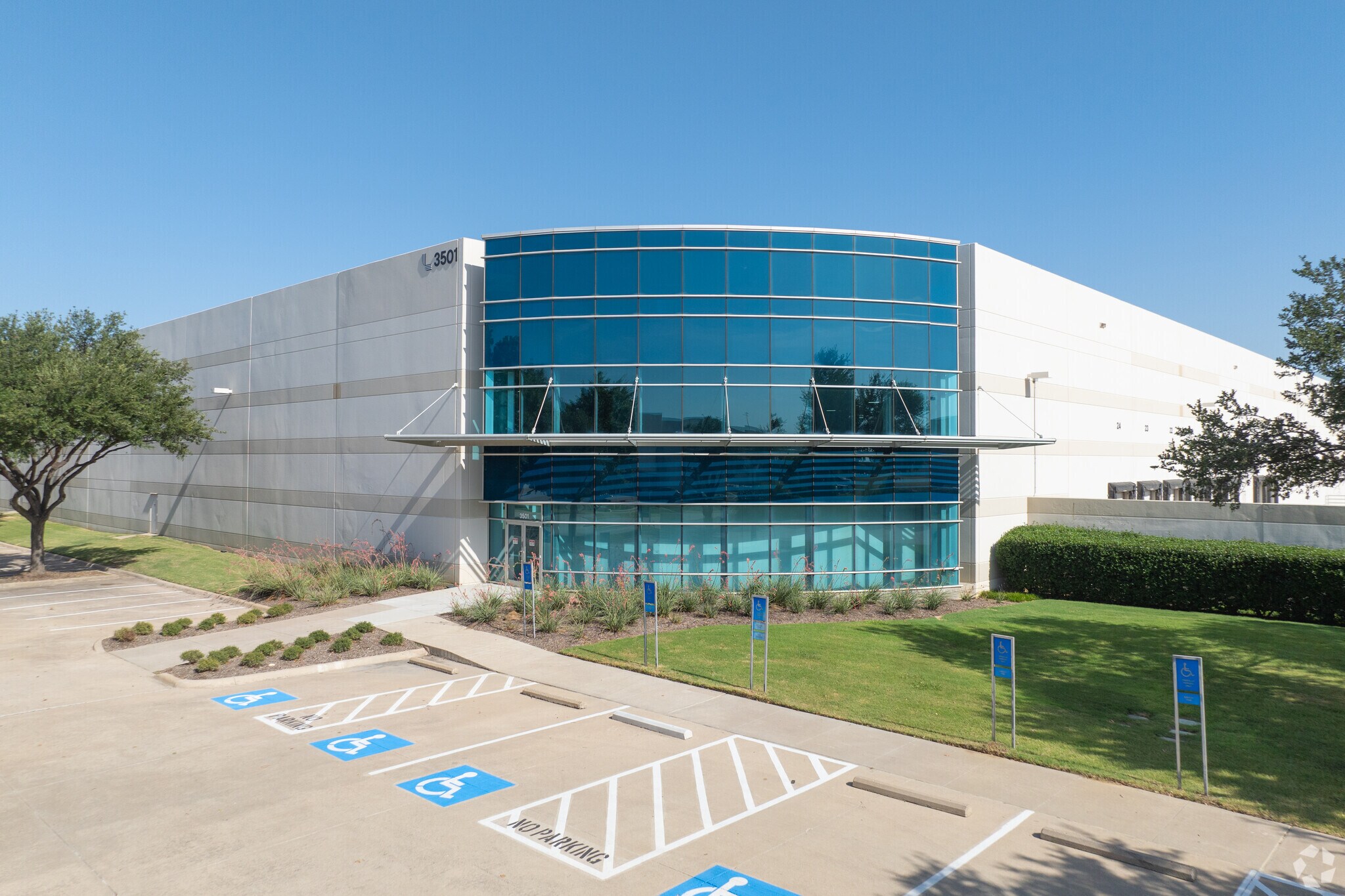 3501 Sandshell Dr, Fort Worth, TX à louer Photo du bâtiment- Image 1 de 24