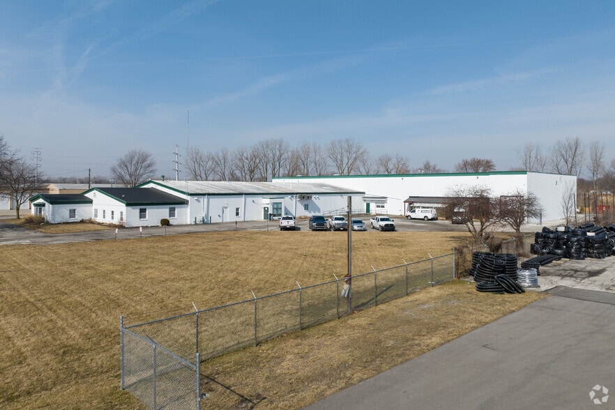 5056 Angola Rd, Toledo, OH for lease - Building Photo - Image 2 of 7