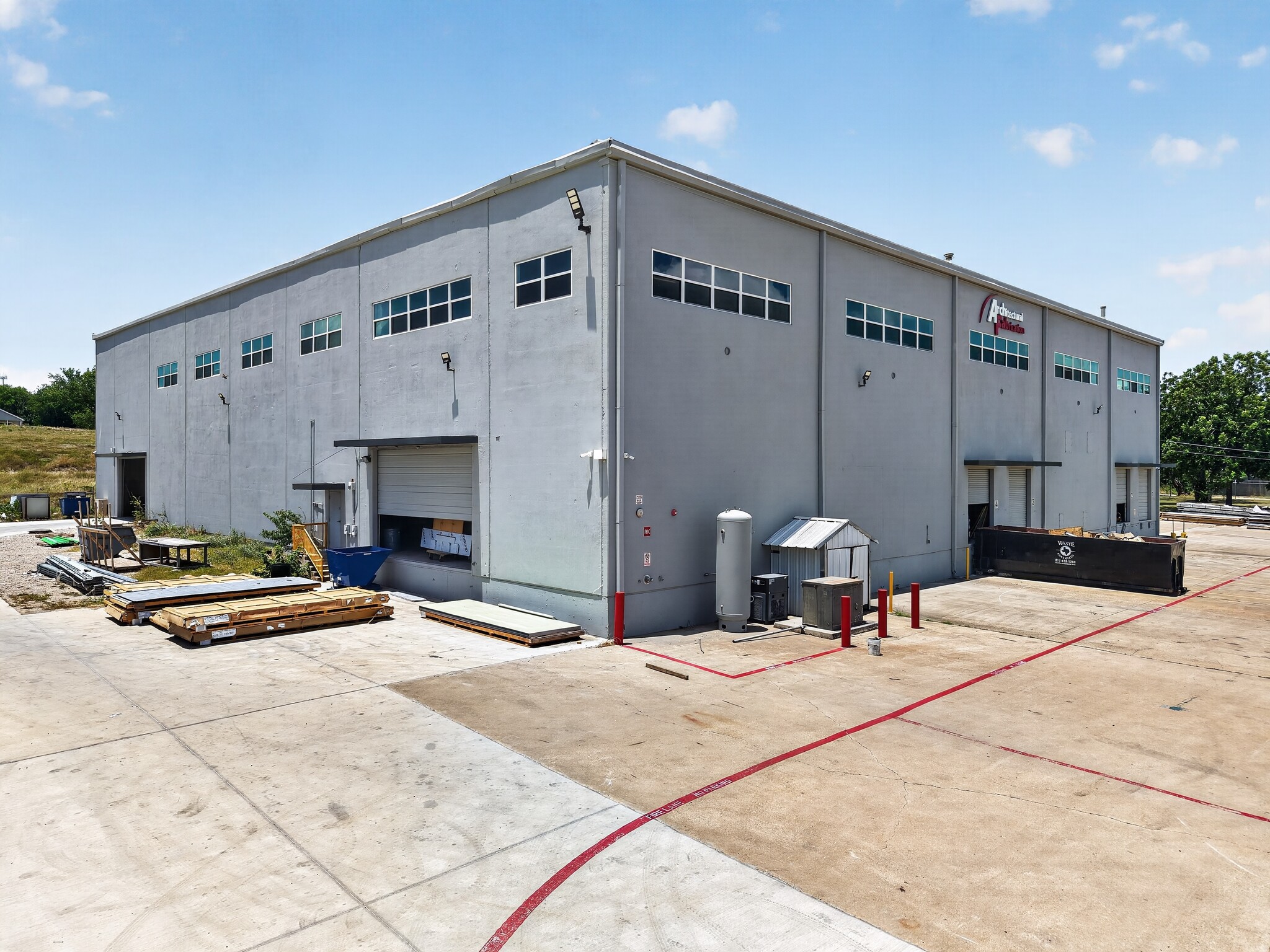 2000 E Richmond Ave, Fort Worth, TX for lease Building Photo- Image 1 of 11