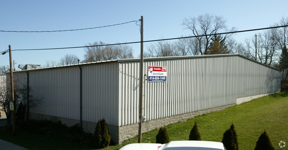 1640-1714 S 83rd St, Milwaukee, WI à vendre - Photo du bâtiment - Image 3 de 6