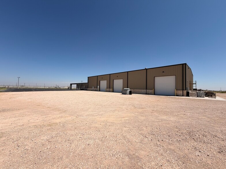 609 I-20, Pecos, TX for lease - Building Photo - Image 3 of 24