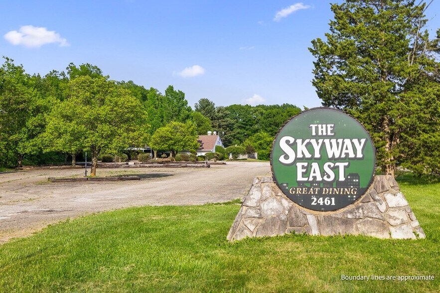 2461 Emma Ln, Mansfield, OH à vendre - Photo du bâtiment - Image 3 de 8