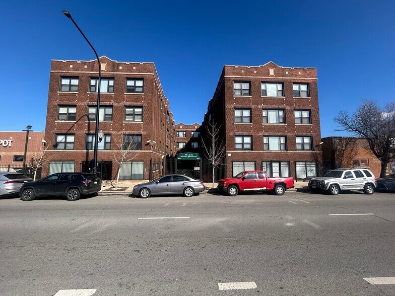 4850 W North Ave, Chicago, IL à vendre - Photo du bâtiment - Image 2 de 16