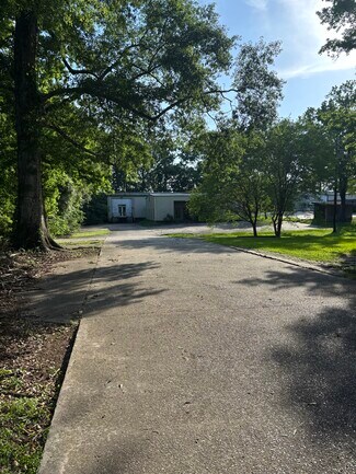 Plus de détails pour 636 Highlandia Dr, Baton Rouge, LA - Flex à vendre