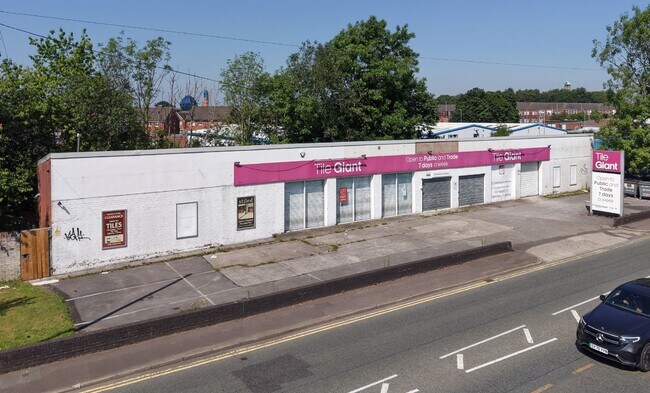 Plus de détails pour 40 Oldham Rd, Rochdale - Local d'activités à louer