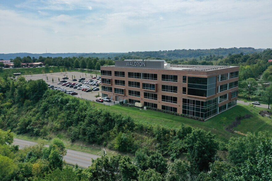 44 Abele Rd, Bridgeville, PA à louer - Photo du bâtiment - Image 2 de 20