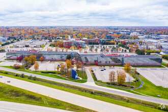 300 Galleria Officentre, Southfield, MI - aerial  map view