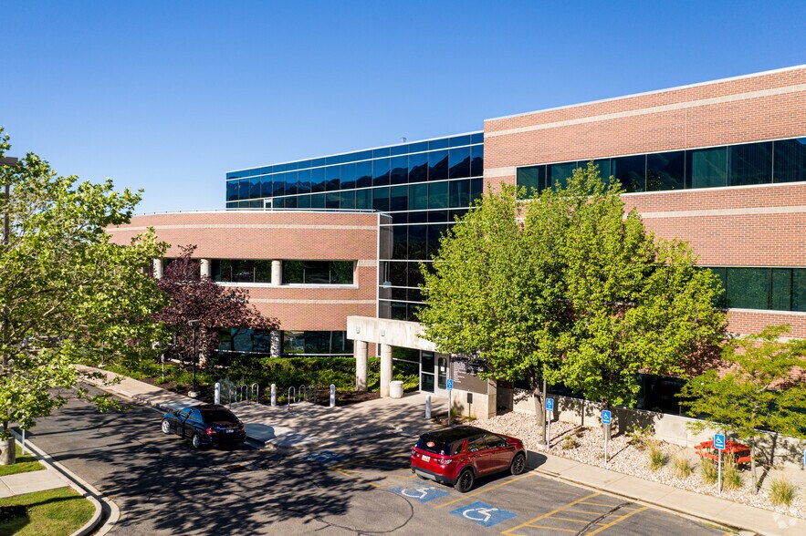 675 S Arapeen Dr, Salt Lake City, UT for lease - Primary Photo - Image 1 of 7
