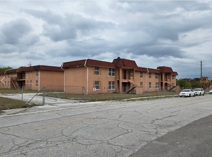 1605 Waters Ct, Tampa, FL for sale - Building Photo - Image 3 of 4