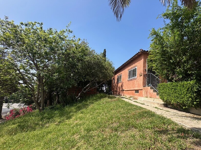 3939 W 28th St, Los Angeles, CA à vendre - Photo du bâtiment - Image 3 de 12