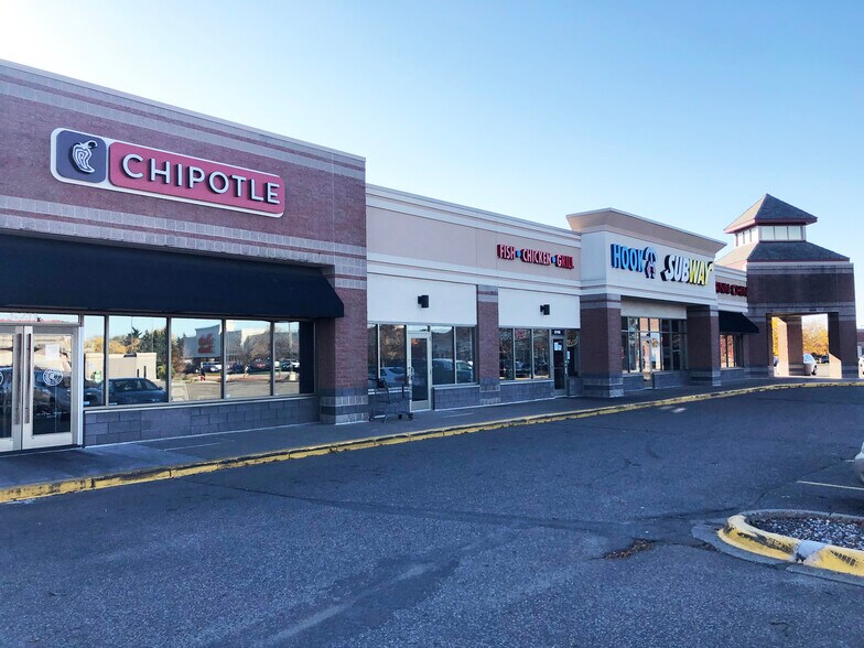 3245 County Highway 10, Minneapolis, MN à louer - Photo du bâtiment - Image 2 de 5