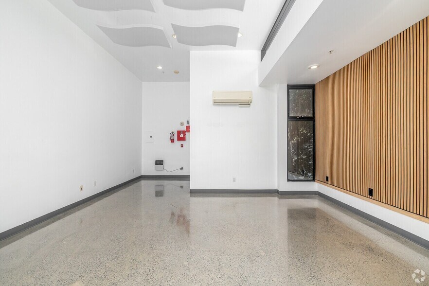 627 Aviation Way, Manhattan Beach, CA à louer - Photo du bâtiment - Image 3 de 27