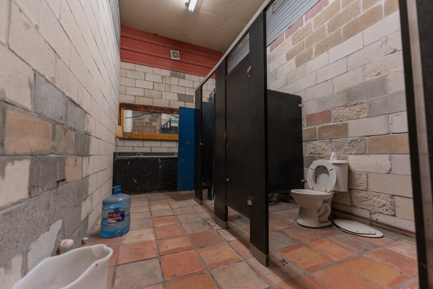 800 Cincinnati Ave, San Antonio, TX for sale - Building Photo - Image 3 of 28