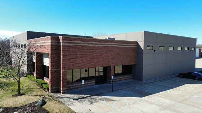 Plus de détails pour 50625 Design Ln, Shelby Township, MI - Industriel à louer