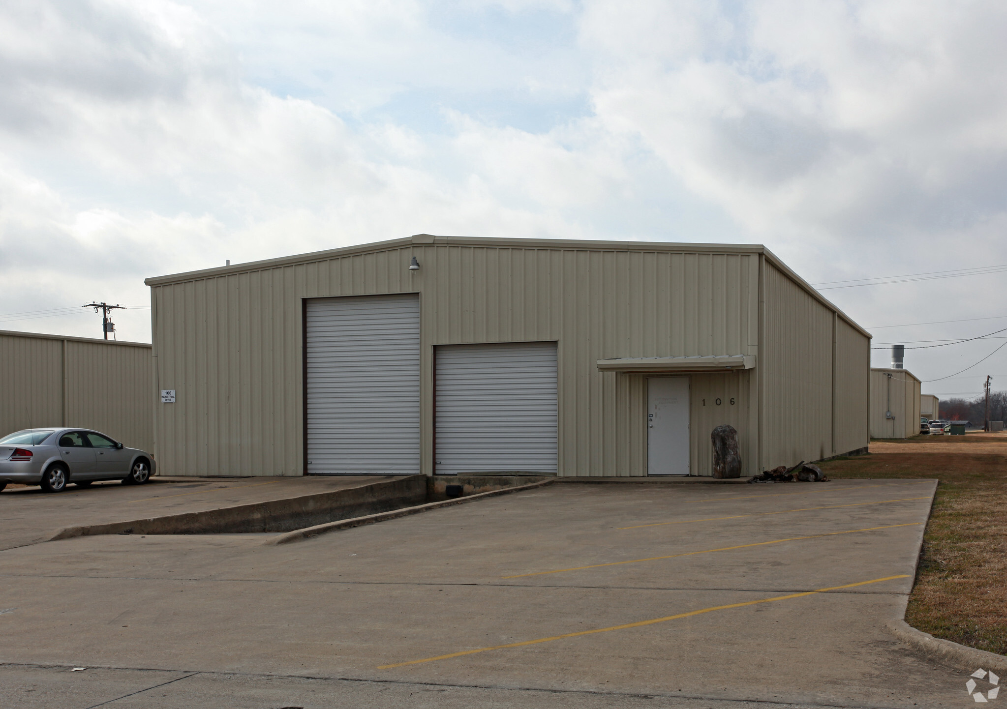 106 Industrial Dr, Forney, TX for lease Primary Photo- Image 1 of 3