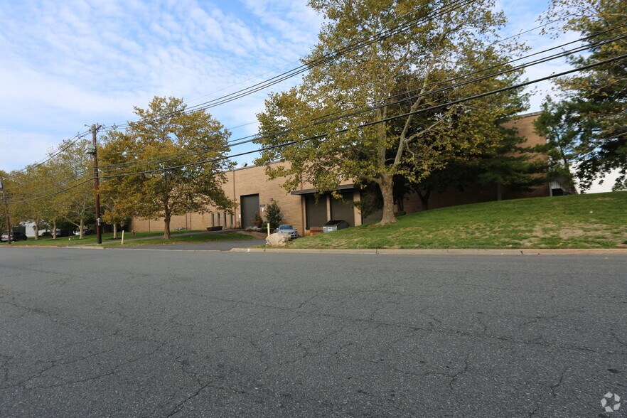 125 Moen Ave, Cranford, NJ for lease - Building Photo - Image 1 of 9