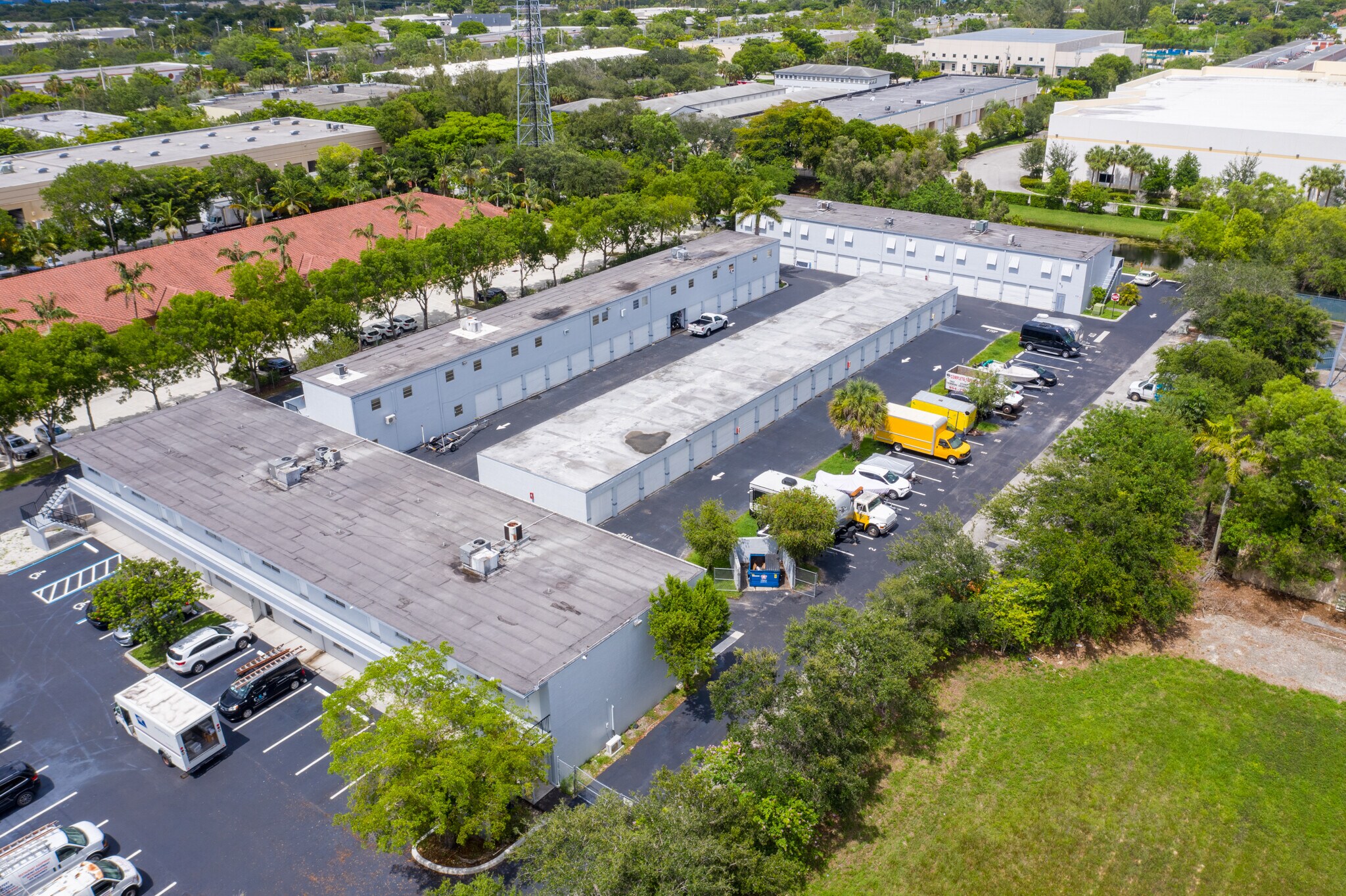 4700 N Hiatus Rd, Sunrise, FL à louer Photo du bâtiment- Image 1 de 9
