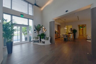 13750 Biscayne Blvd, North Miami Beach, FL for lease Interior Photo- Image 2 of 13