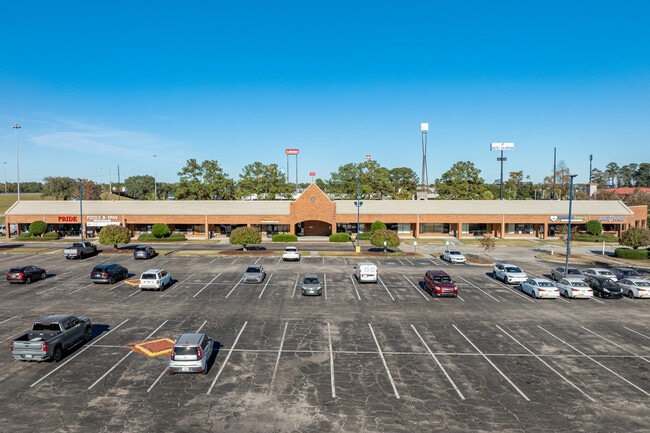 Plus de détails pour 11 Gateway Blvd S, Savannah, GA - Bureau/Commerce de détail, Commerce de détail à louer