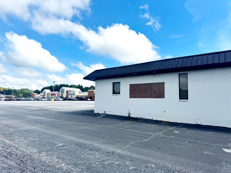 153 Scenic Plaza Dr, West Union, SC à louer - Photo du bâtiment - Image 3 de 8