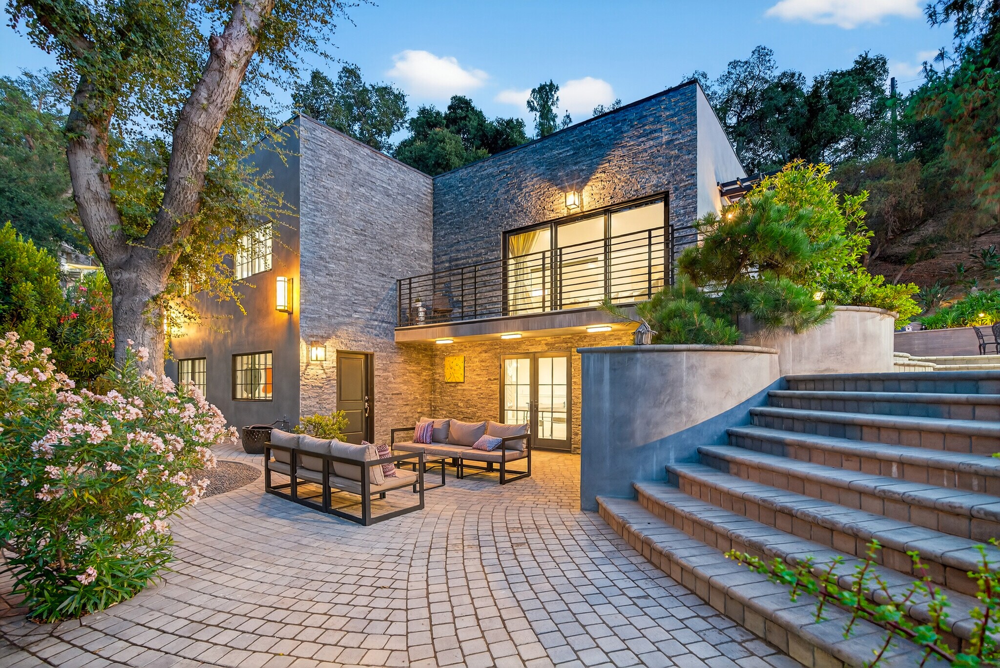 7572 McGroarty Ter, Tujunga, CA for sale Primary Photo- Image 1 of 2