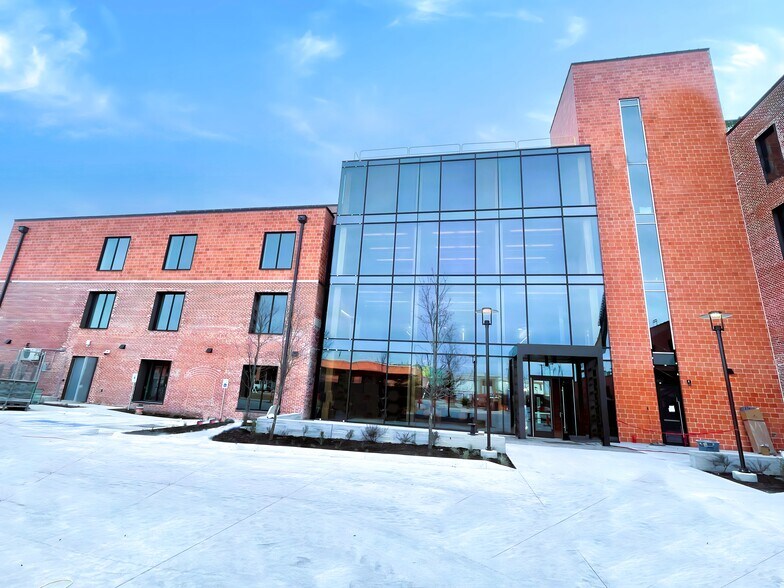 1305 E Houston St, San Antonio, TX à louer - Photo du bâtiment - Image 1 de 6