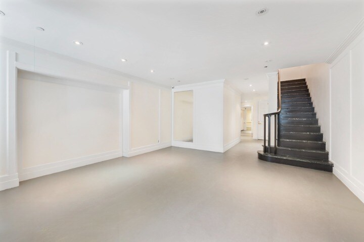 38 E 63rd St, New York, NY à vendre - Photo du bâtiment - Image 2 de 9