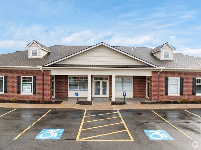 6531 Anthony, Victor, NY à louer - Photo du bâtiment - Image 2 de 8