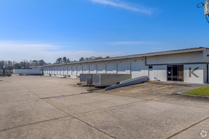 15925 Morales Rd, Houston, TX for lease - Building Photo - Image 1 of 41