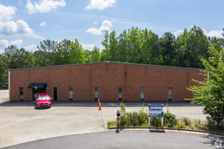 120 Robinson Ct, Fayetteville, GA for sale - Building Photo - Image 2 of 14